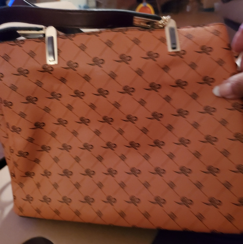 Handbag - Picture 3 of 3